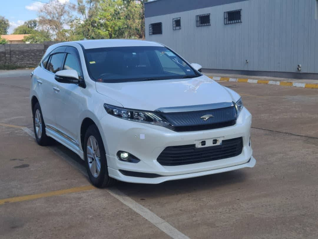 TOYOTA HARRIER Image